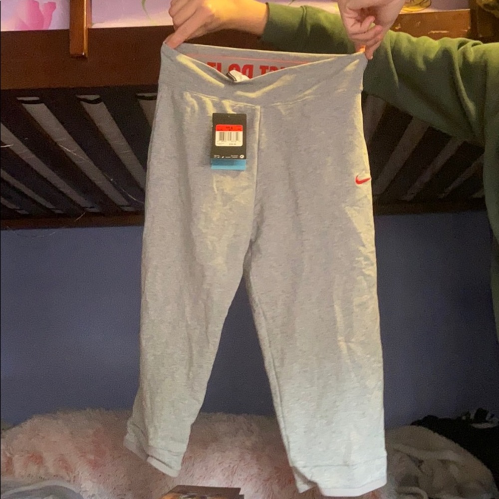 women's cropped leggings
